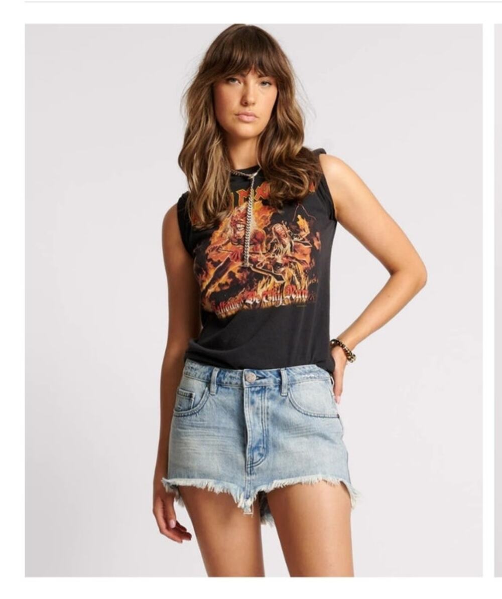 One Teaspoon Junkyard Low Waist Denim Mini Skirt in Salty Dog Size: 26